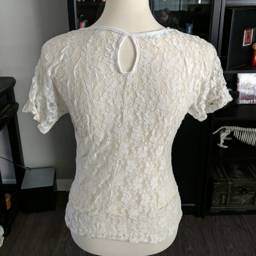 Lace Tee - Picture 2 of 3